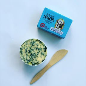 Kryddersmør og blok med økologisk smør