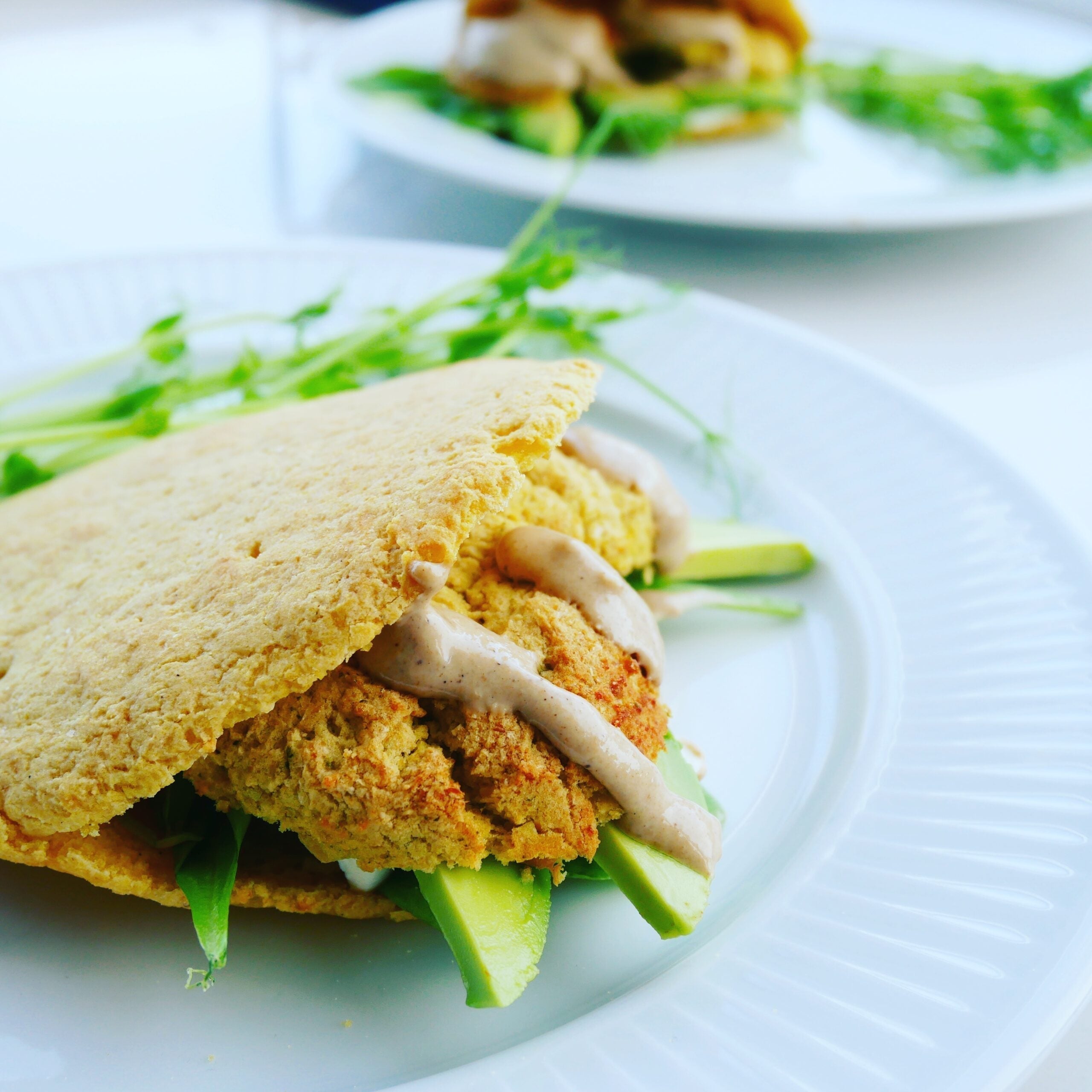 pitabrød med falafel og avokado